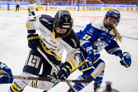 HV71s Thea Johansson och Leksands Katerina Bukolska