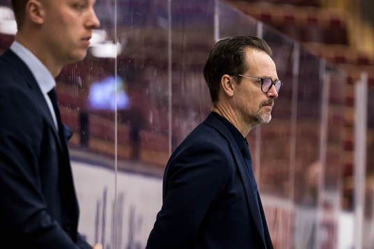 HV71s assisterande tränare Peter Hammarström