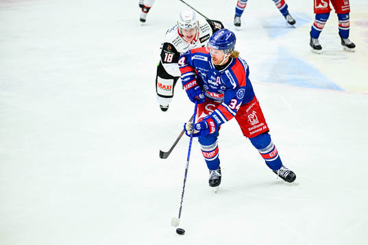 Malmö Redhawks Marcus Sylvegård och Oskarshamns Philip