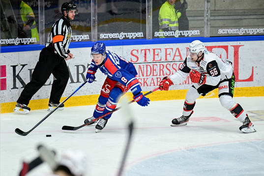 Oskarshamns Fredrik Olofsson och Malmö Redhawks Anton