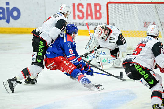 Malmö Redhawks Oliver Lauridsen och målvakt Daniel