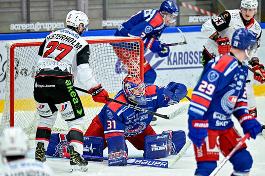 Malmö Redhawks Ponthus Westerholm och Oskarshamns målvakt