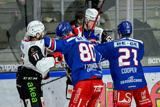 Malmö Redhawks Markus Lauridsen och Fredrik Händemark i