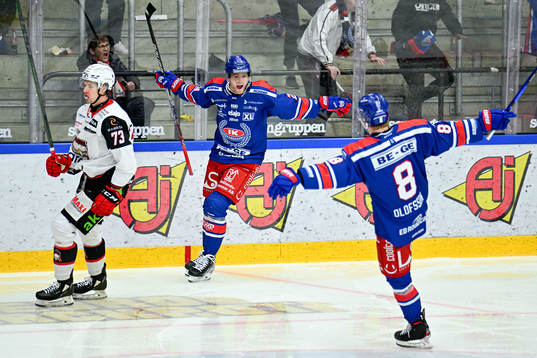 Oskarshamns Kim Rosdahl jublar