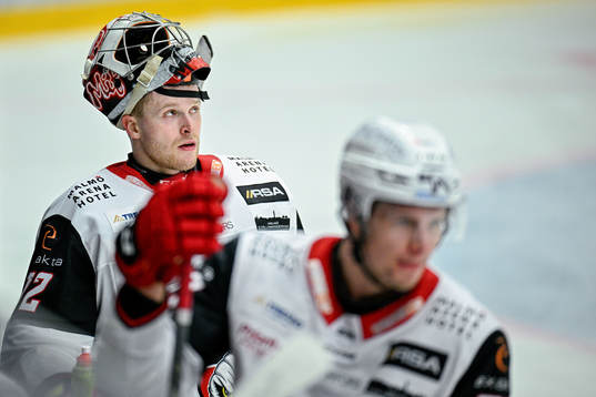 Malmö Redhawks målvakt Daniel Marmenlind deppar