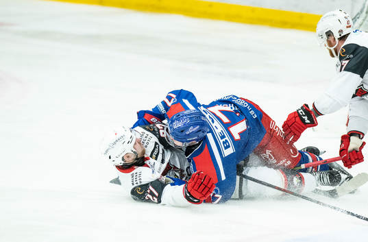 Malmö Redhawks Ponthus Westerholm och Oskarshamns Jonas