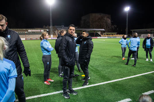 Tränare i damlaget Fredrik Jahnfors