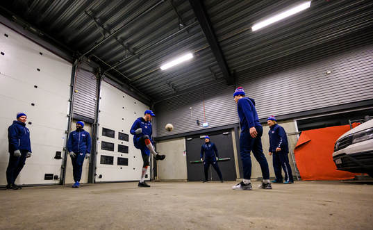 Oskarshamns spelare värmer upp