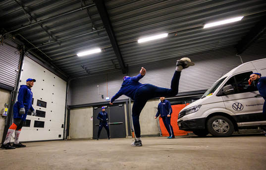 Oskarshamns spelare värmer upp