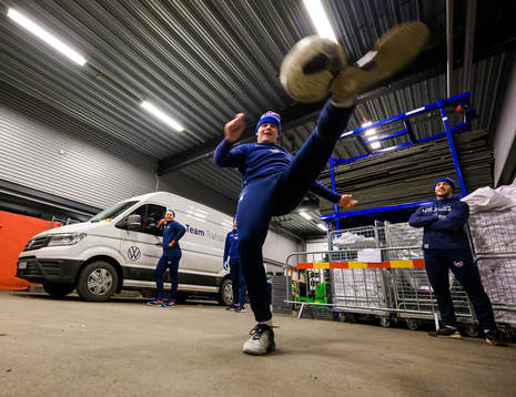 Oskarshamns spelare värmer upp