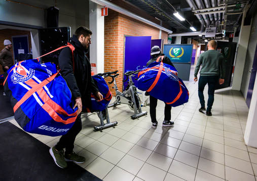 Oskarshamns spelare lämnar arenan