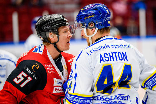 Malmö Redhawks Emil Sylvegård och Leksands Carter Ashton