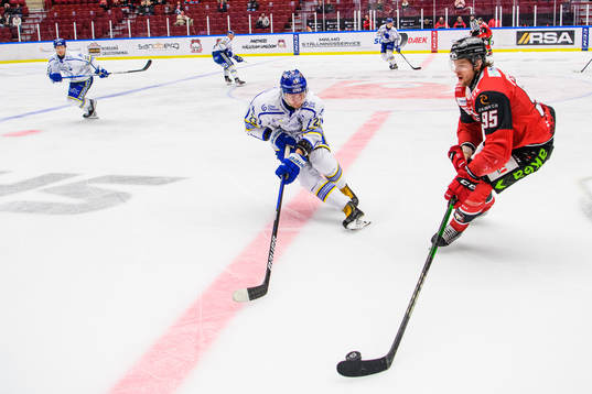 Malmö Redhawks Carl Persson och Leksands Mikael Ruohomaa