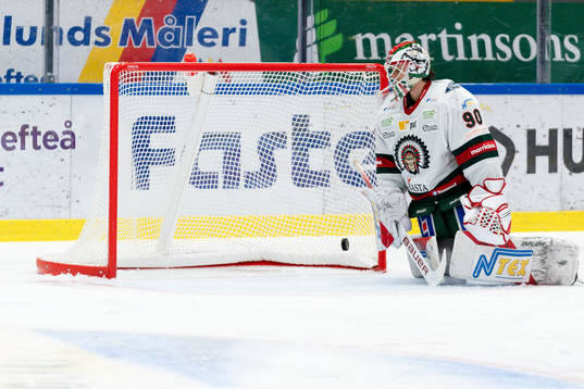 Frölundas målvakt Matthew Tomkins deppar