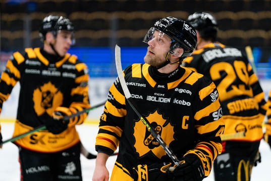 Skellefteås Oscar Möller  jublar
