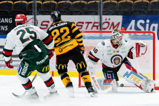 Skellefteås Jonathan Johnsson gör 3-1