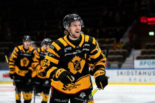 Skellefteås Jonathan Pudas jublar