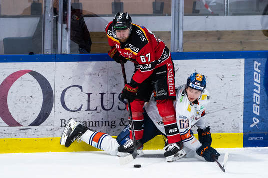 Luleås Linus Omark och Växjös Michael Krutil