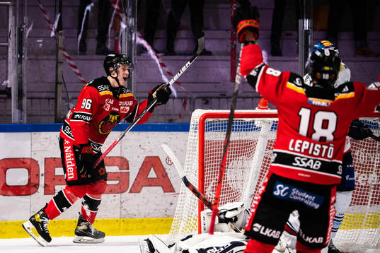 Luleås Pontus Andreasson jublar