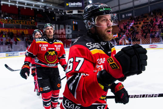 Luleås Linus Omark jublar