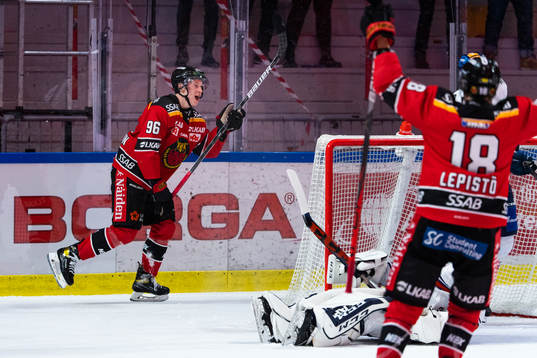 Luleås Pontus Andreasson jublar
