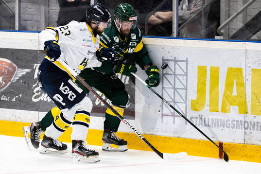 s Kalle Holm och Björklövens Alexander Wiklund