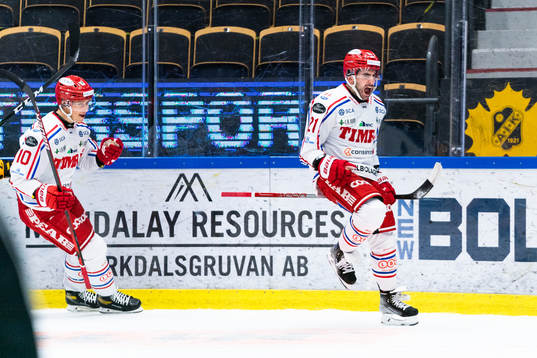 Timrås Robin Alvarez och Joey LaLeggia jublar