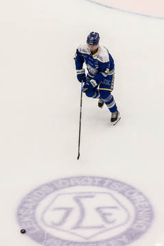 Leksands Tobias Ekberg innan ishockeymatchen i SHL mellan