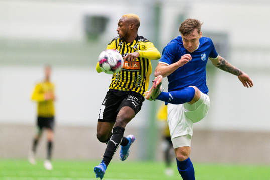 Häckens Benie Adama Traore och Norrbys Pontus Eriksson