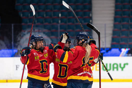 Djurgårdens Nicole Hall jublar