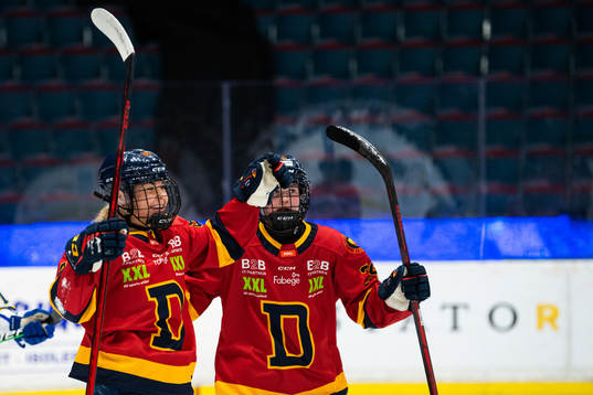 Djurgårdens Nicole Hall jublar