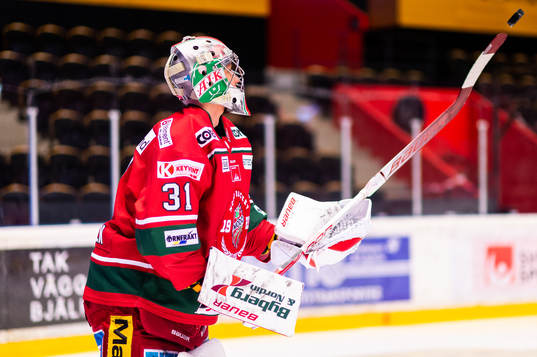 Modos målvakt Henrik Tikkanen