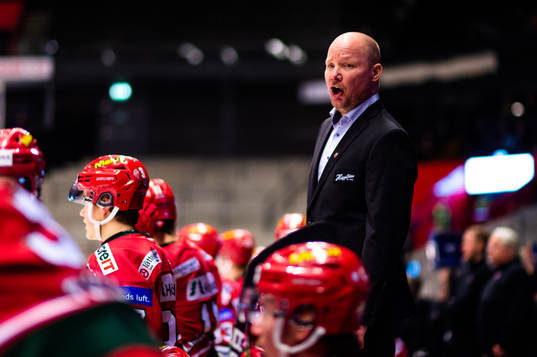 Modos assisterande tränare Jonas Holmström