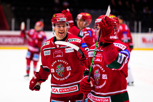 Modos Mikkel Aagaard jublar