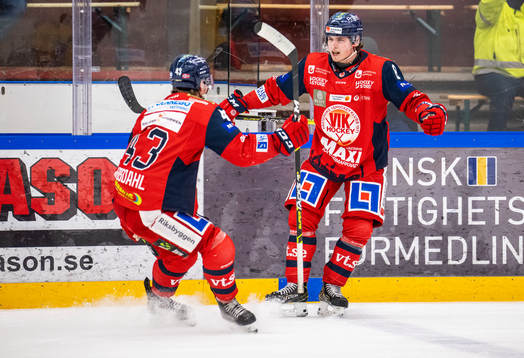 Västerviks William Wiå jublar med Max Krogdahl