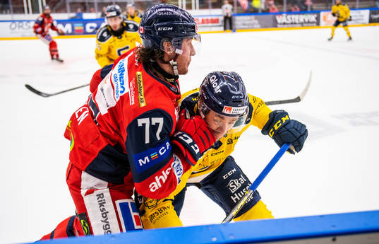 Västerviks Luke Green och Södertäljes Matt Marcinew