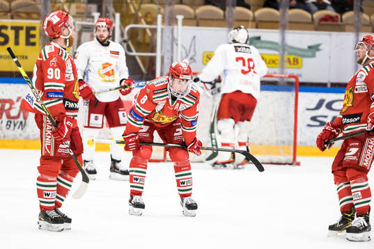 Moras Daniel Ljungren och Moras Robin Johansson deppar