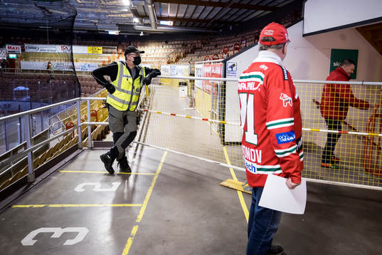 Avspärrningar i Smidjegrav Arena