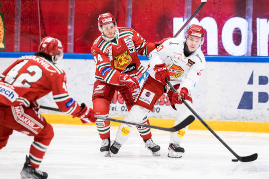 Moras Bobby MacIntyre och Almtunas Oskar Asplund