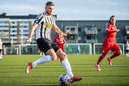 Landskronas Erik Pärsson gör 1-3