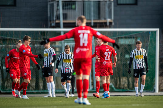 Helsingörs spelare jublar