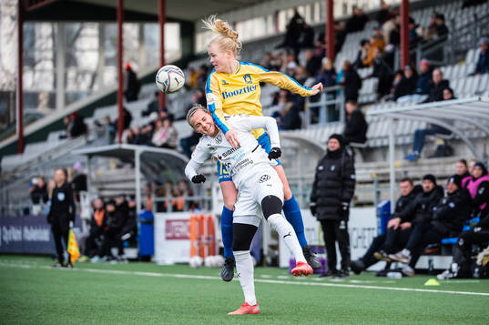 Bläddra bland fler bilder av Fotboll, Dam, Träningsmatch, Rosengård - Bröndby