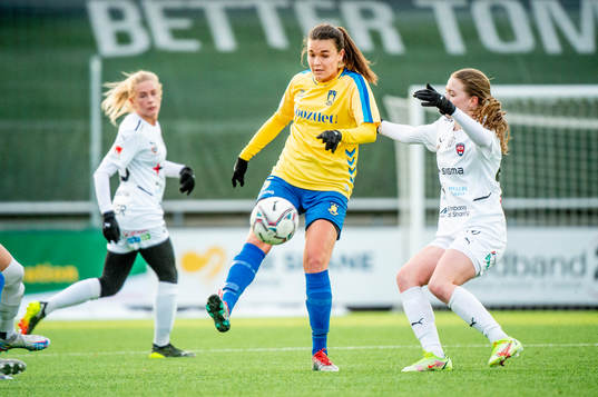 Bröndbys Anna Welin mot Rosengårds Bea Sprung