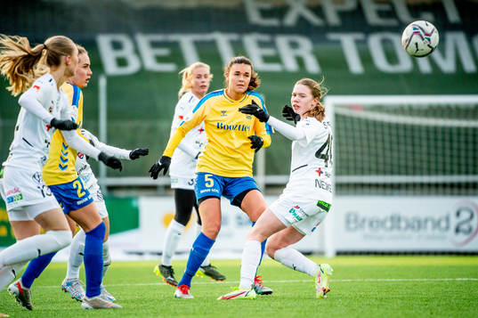 Bröndbys Anna Welin mot Rosengårds Bea Sprung