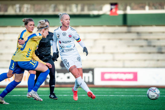 Rosengårds Caroline Seger mot Bröndbys Louise Winter