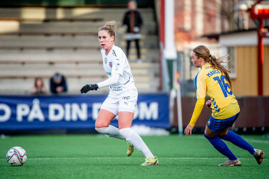 Rosengårds Rebecca Knaak mot Bröndbys Malou Marcetto Rylov
