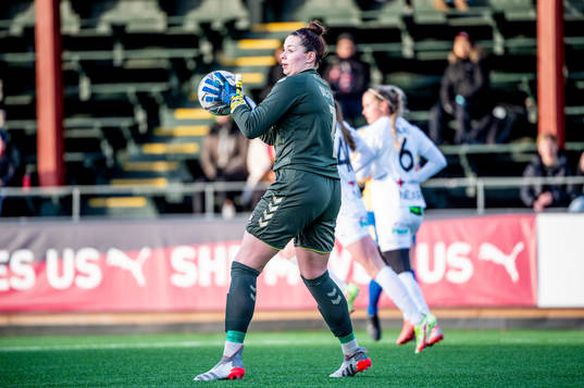 Bröndbys målvakt Ann-Kathrin Dilfer