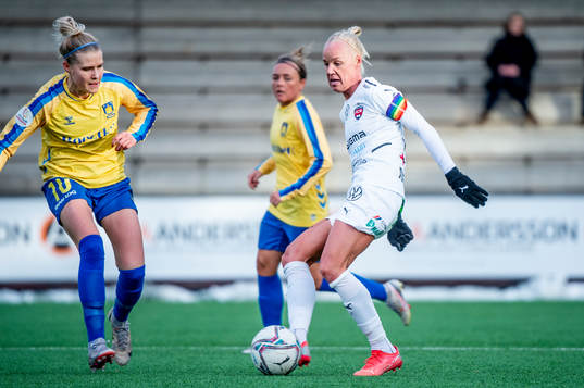 Rosengårds Caroline Seger mot Bröndbys Louise Winter