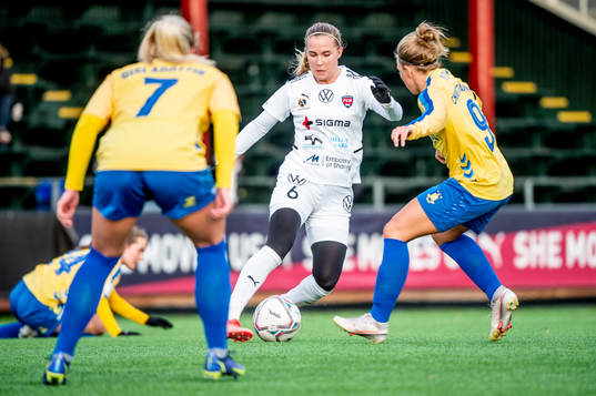Rosengårds Ria Noora Minerva Öling mot Bröndbys Kristin