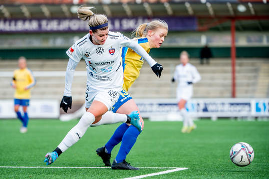 Rosengårds Olivia Schough mot Bröndbys Katrine Winnem